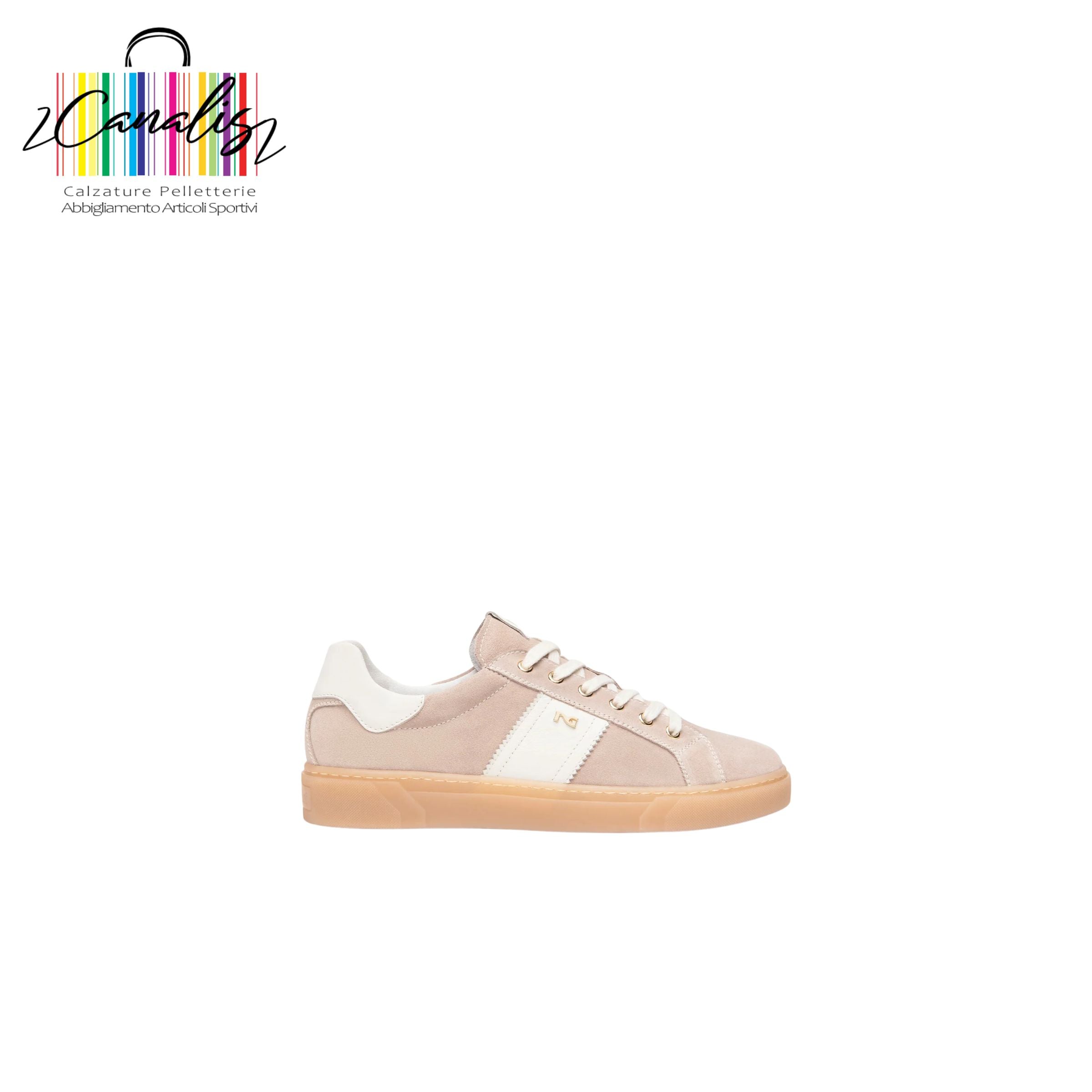 E513005D 677 NeroGiardini
Sneakers da donna in pelle scamosciata e pelle